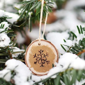 Wood Burned Snowflake Ornament e1416357915836 700x1038 1