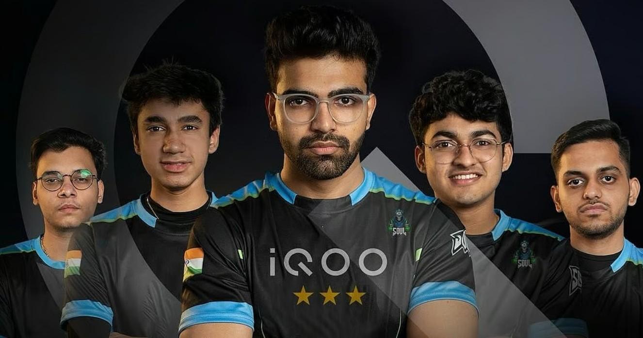a picture of Team Soul Members. 
