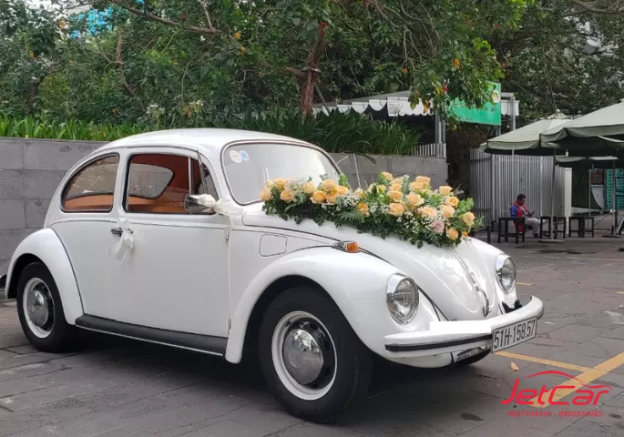 Xe cưới mui kín vs mui trần   Đâu là lựa chọn phù hợp hơn