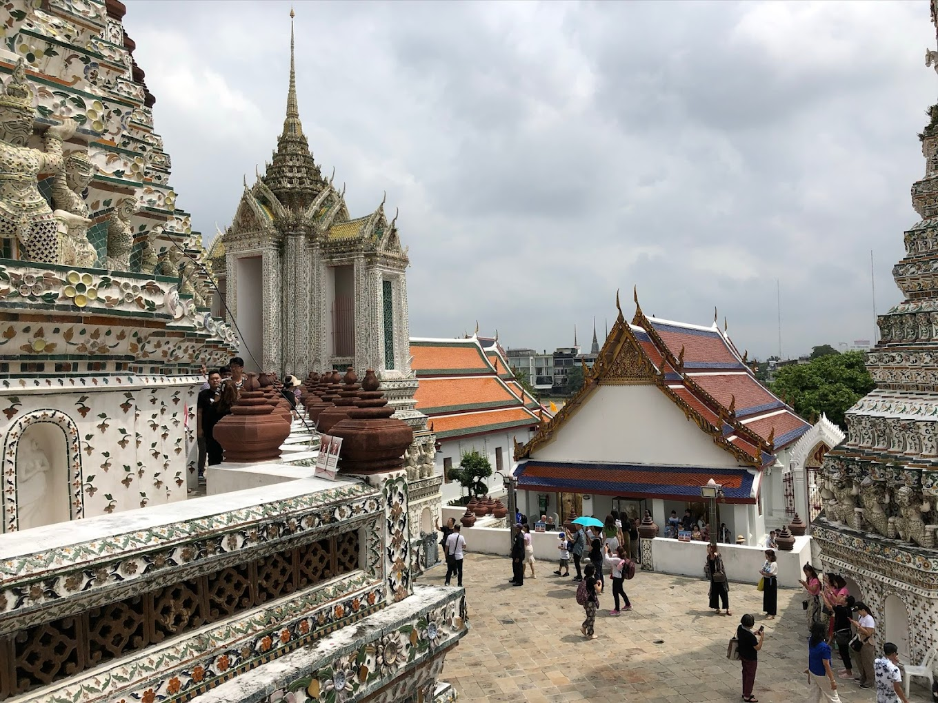 10 Tempat Menarik Di Bangkok yang Wajib Dikunjungi