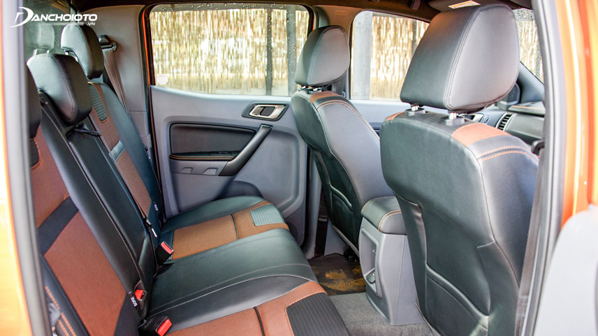 Nội thất hai màu trẻ trung của Ford Ranger