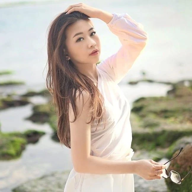 Senyum Manja Cewek Indo yang Bikin Klepek, cewek manja, gadis imut, wanita cantik indo