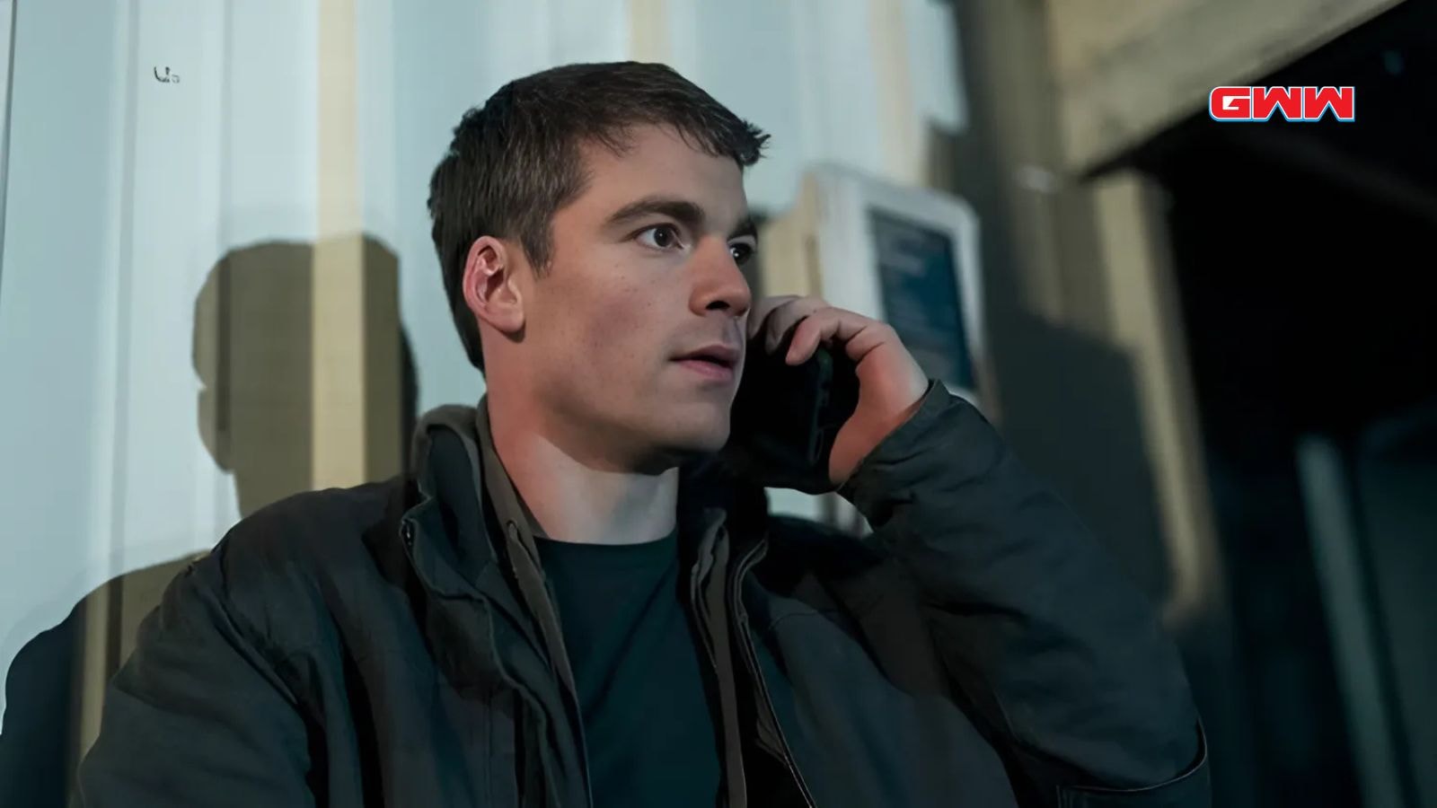 Gabriel Basso as Peter Sutherland talking in phone in The Night Agent Season 2