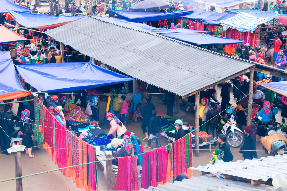 biggest market in Ha Giang loop