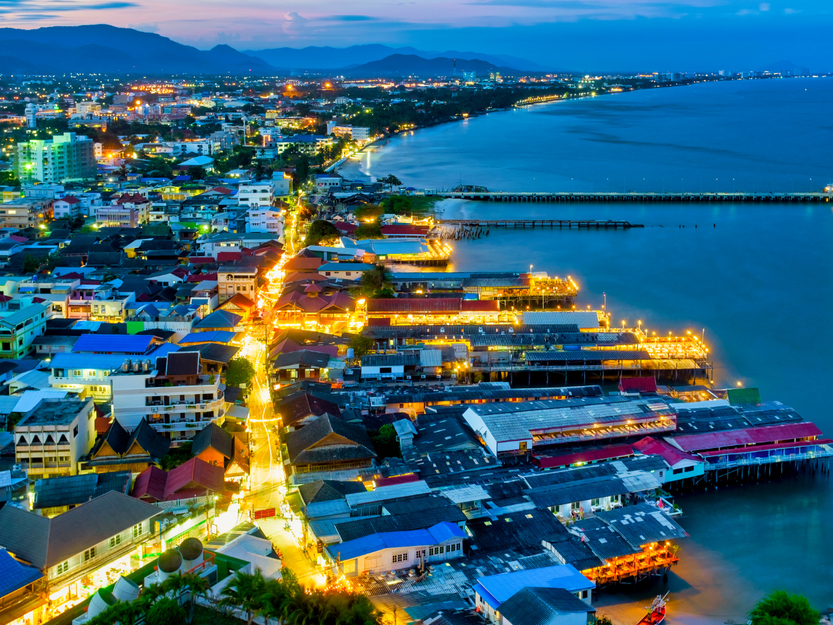 Hua Hin After Dark: A Guide to Night Markets and Street Food Adventures