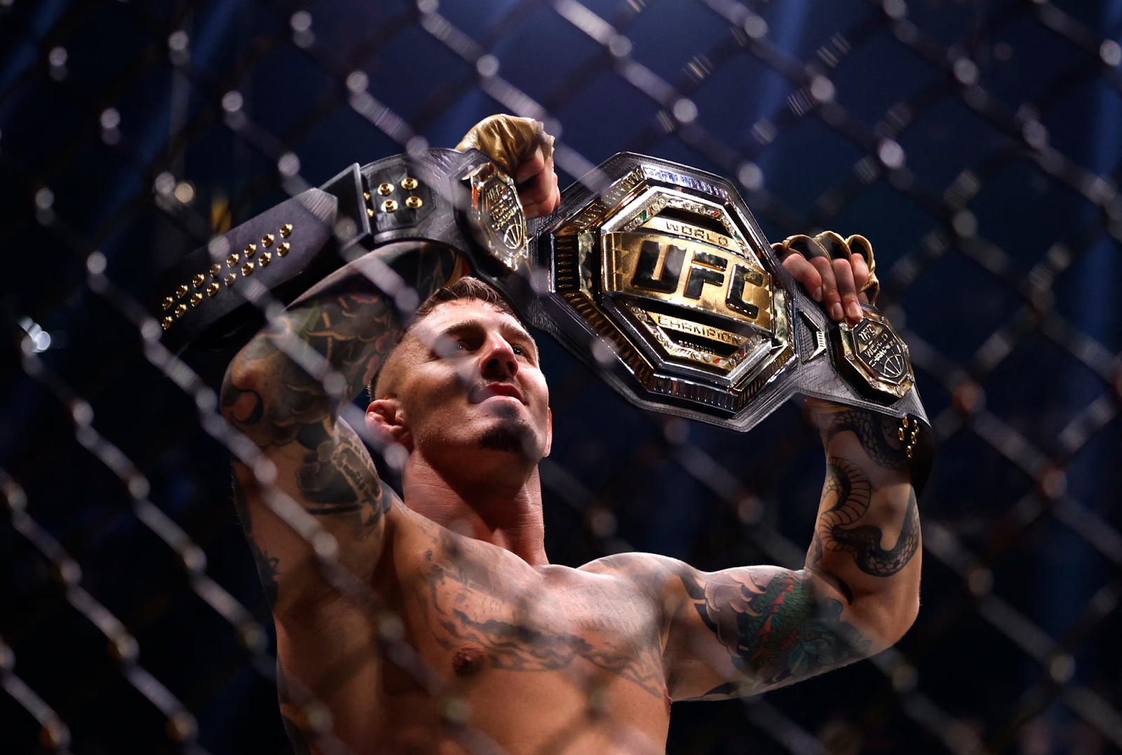 Аспиналл стал новым абсолютным чемпионом UFC