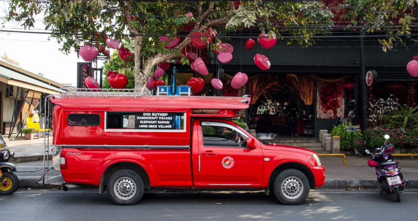 Songthaew, phương tiện công cộng đặc trưng ở Chiang Mai.