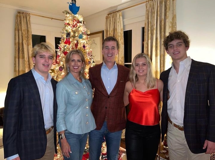 Ellen Heidingsfelder with her family 