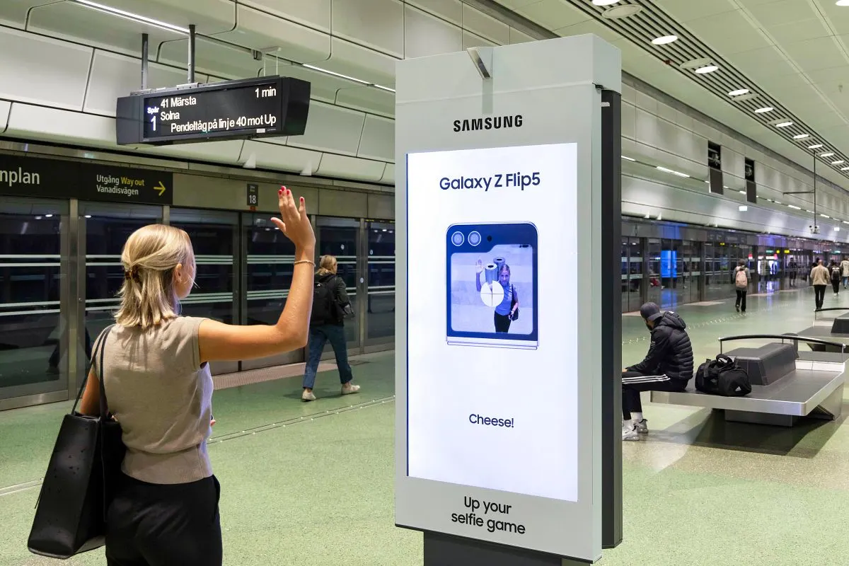 Here's how to use interactive digital signage for interactive DOOH.