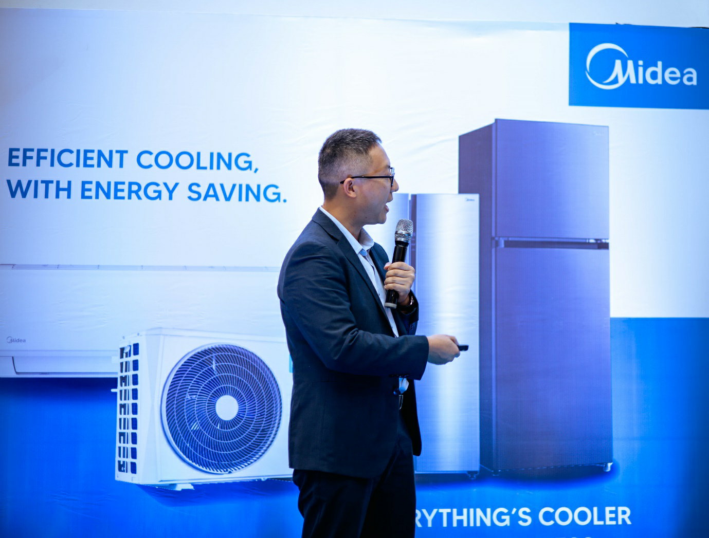 Midea Hosts Dealers