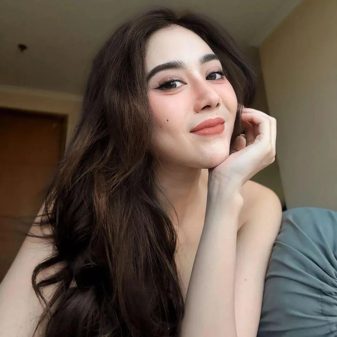 Gadis Hot yang Membuatmu Kehilangan Akal Sehat, gadis hot, kehilangan akal, cewek seksi