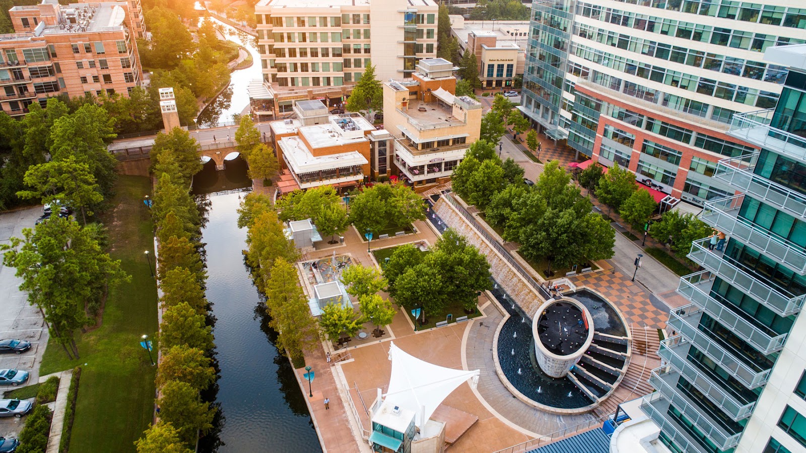 Top views of Hearsay on The Waterway Houston