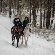 Катания на лошадях вдвоём. Конный клуб Konipark в Барнауле