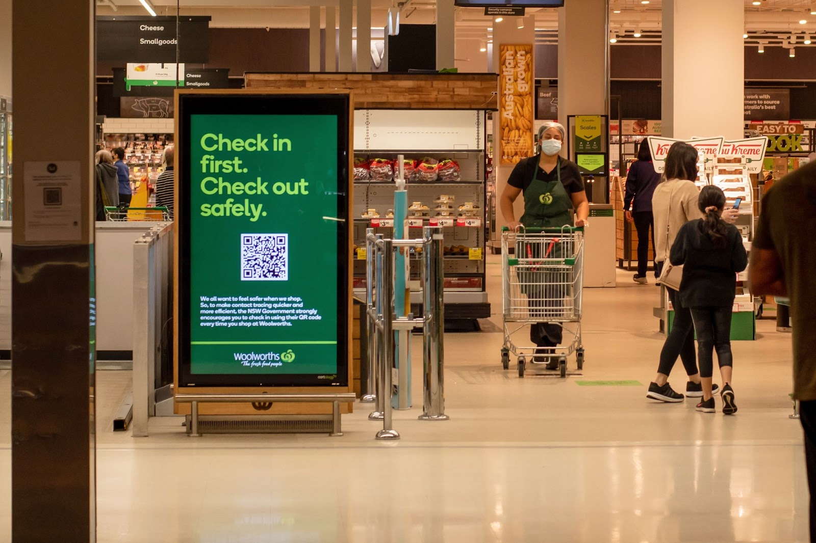 Digital bulletin boards in retail stores.