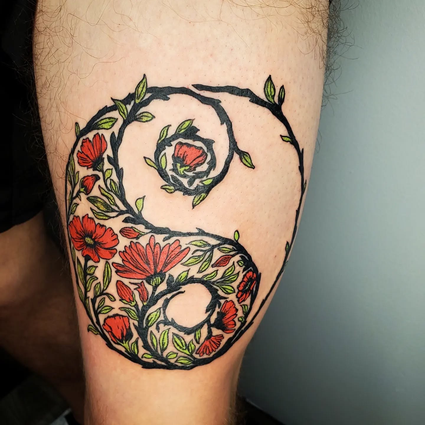 Yin Yang Thigh Tattoo