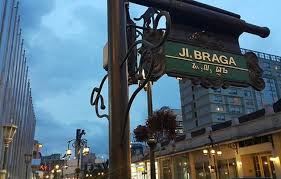 Jalan Braga Wisata Dekat Stasiun Bandung