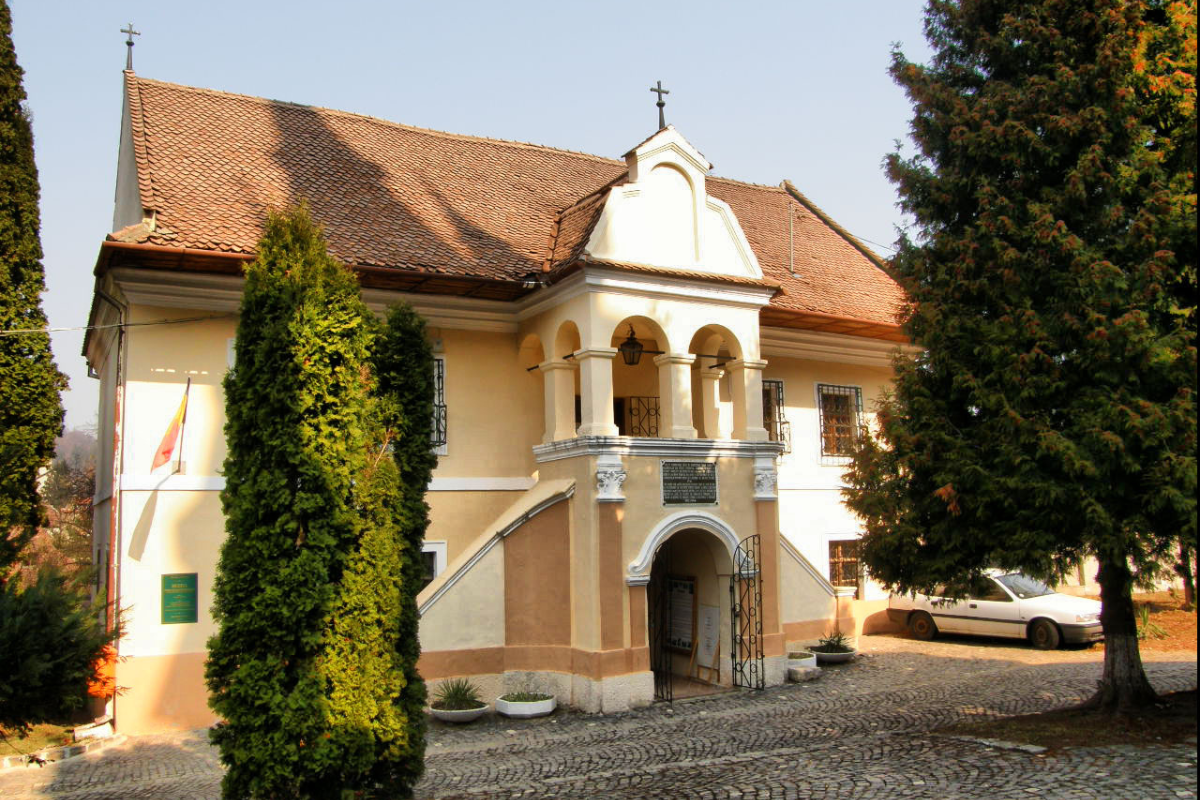 first Romanian school