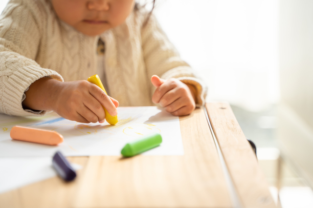 2歳児はどんな遊びができる？発達の目安について