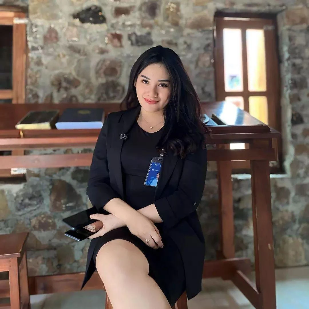 Cewek Indo Memesona dengan Dress Manis, cewek berdress, gadis cantik, wanita imut