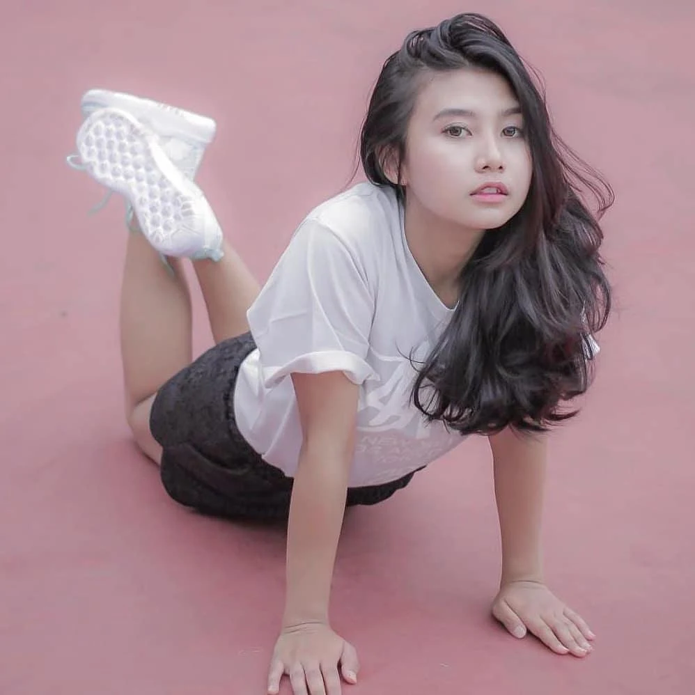 Wanita Cantik yang Membuatmu Merasa Ingin Lebih Dekat Dengan Mereka, wanita cantik, lebih dekat, cewek seksi