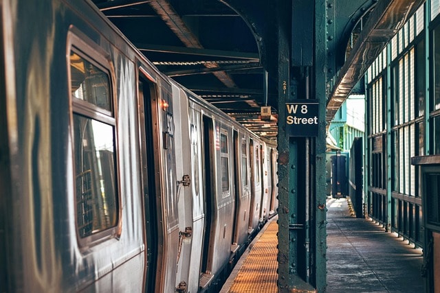 public transportation, old montreal