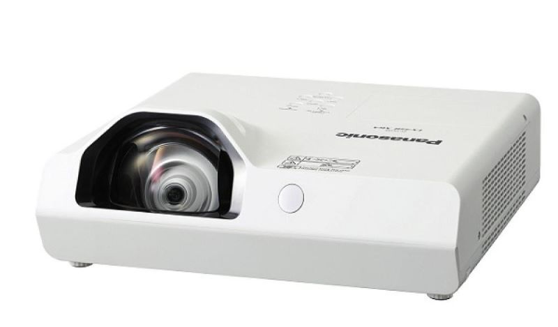 Máy chiếu Panasonic giá rẻ, chính hãng tại Huỳnh Gia Trading