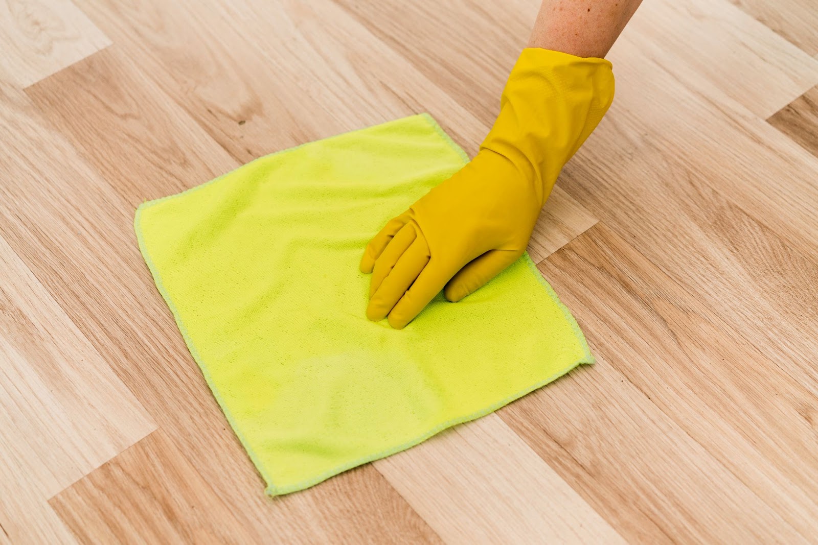 How to Clean Vinyl Plank Flooring