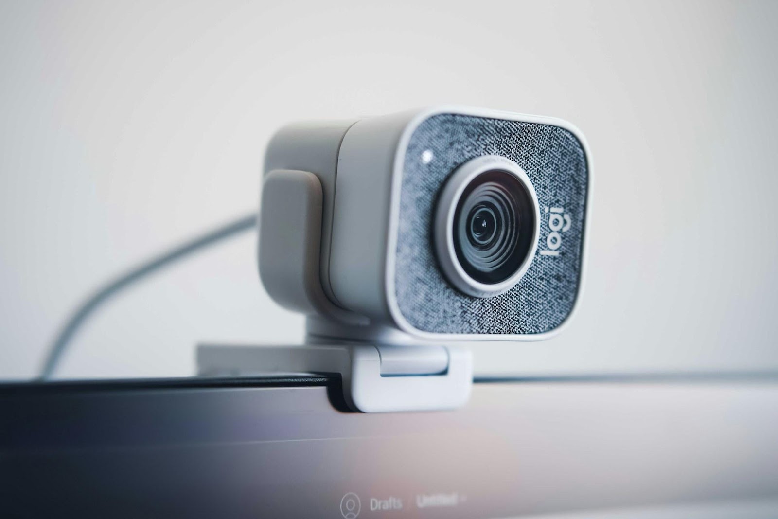 10 Must Have Gear for the Ultimate Streaming Setup