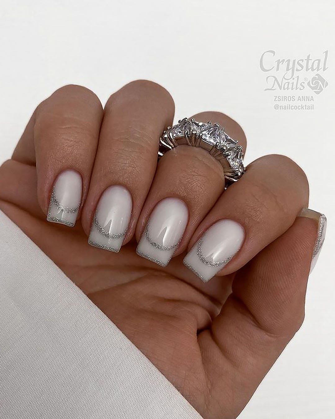 winter wedding nails milk white glitter ombre nailcocktail