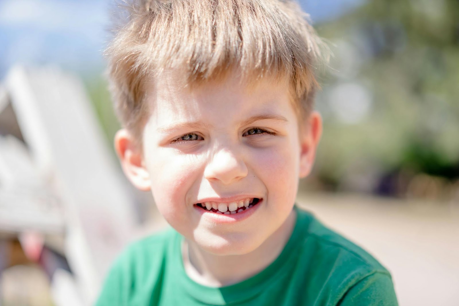 A boy outdoors | Source: Pexels