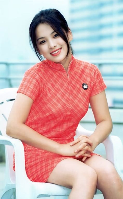 This contains an image of Song Hye Kyo