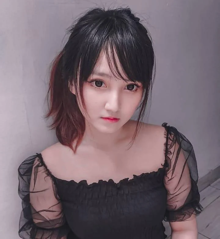 Pesona Gadis Indo dengan Mata Sayu, mata sayu, cewek indo, gadis mempesona