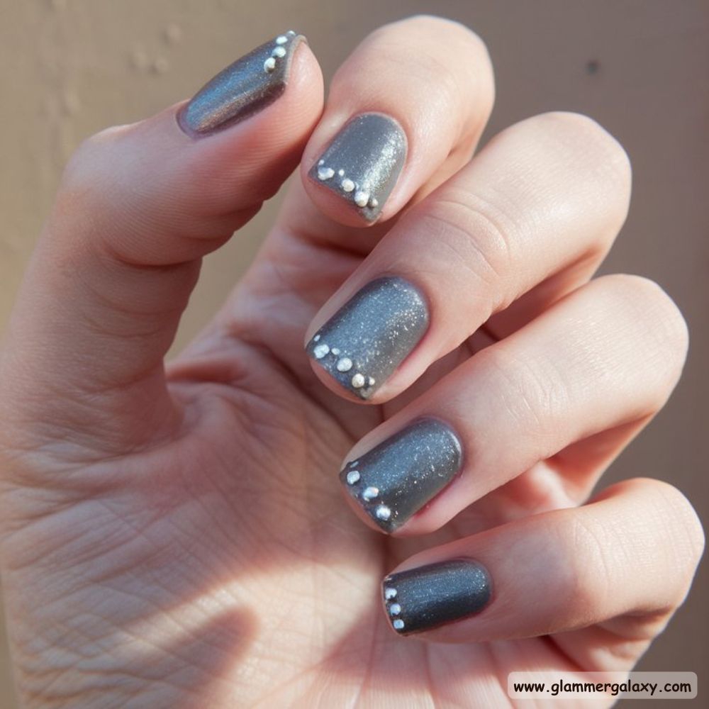 Neutral Winter Nails having Shimmering Gray Elegance
