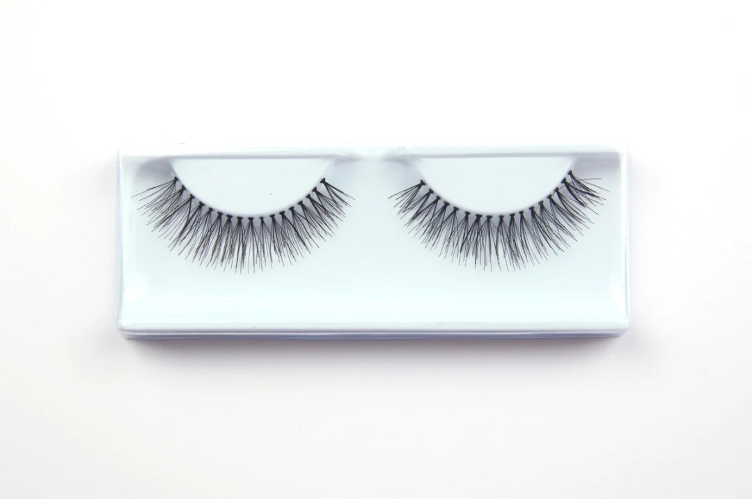 fake eyelashes