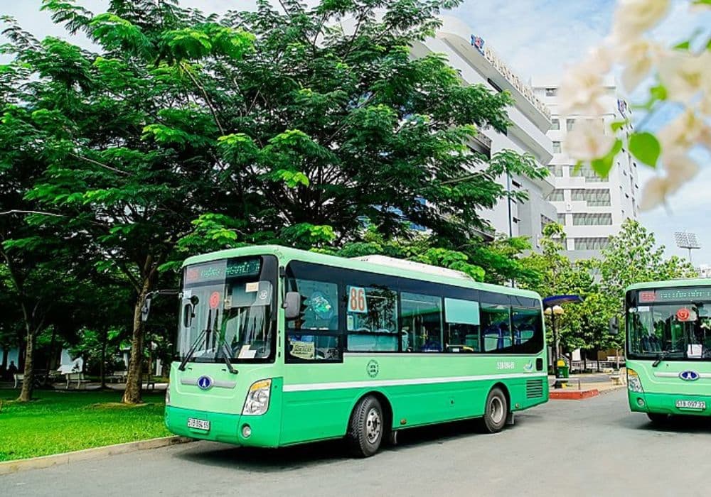 Sử dụng xe bus số 07, 08, 10, 150 và 68 để xuống trạm gần Chùa Ôn Lăng (Ảnh: Sưu tầm internet)