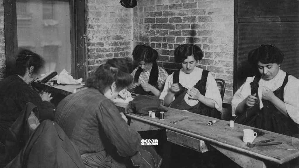 The History of Fast Fashion kép - Szabják kézzel az anyagot