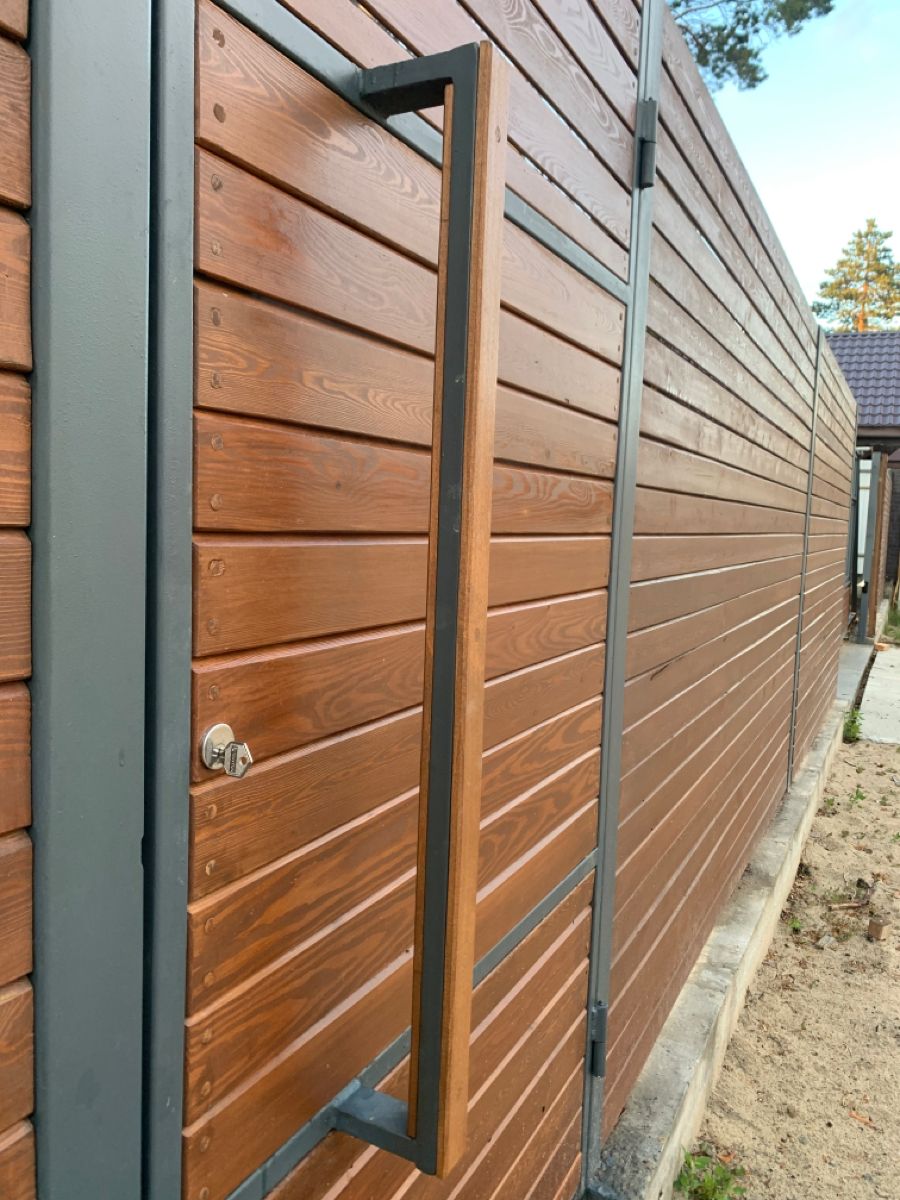 Larch Cladding Fence