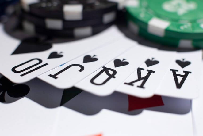 Luật chơi game bài 32 lá đơn giản, dễ hiểu.