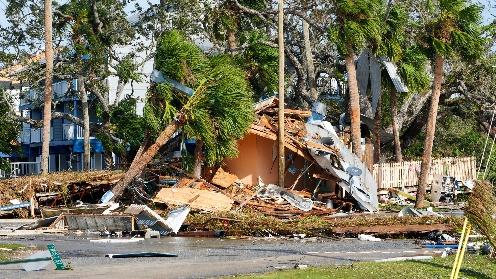 A house that has fallen off

Description automatically generated