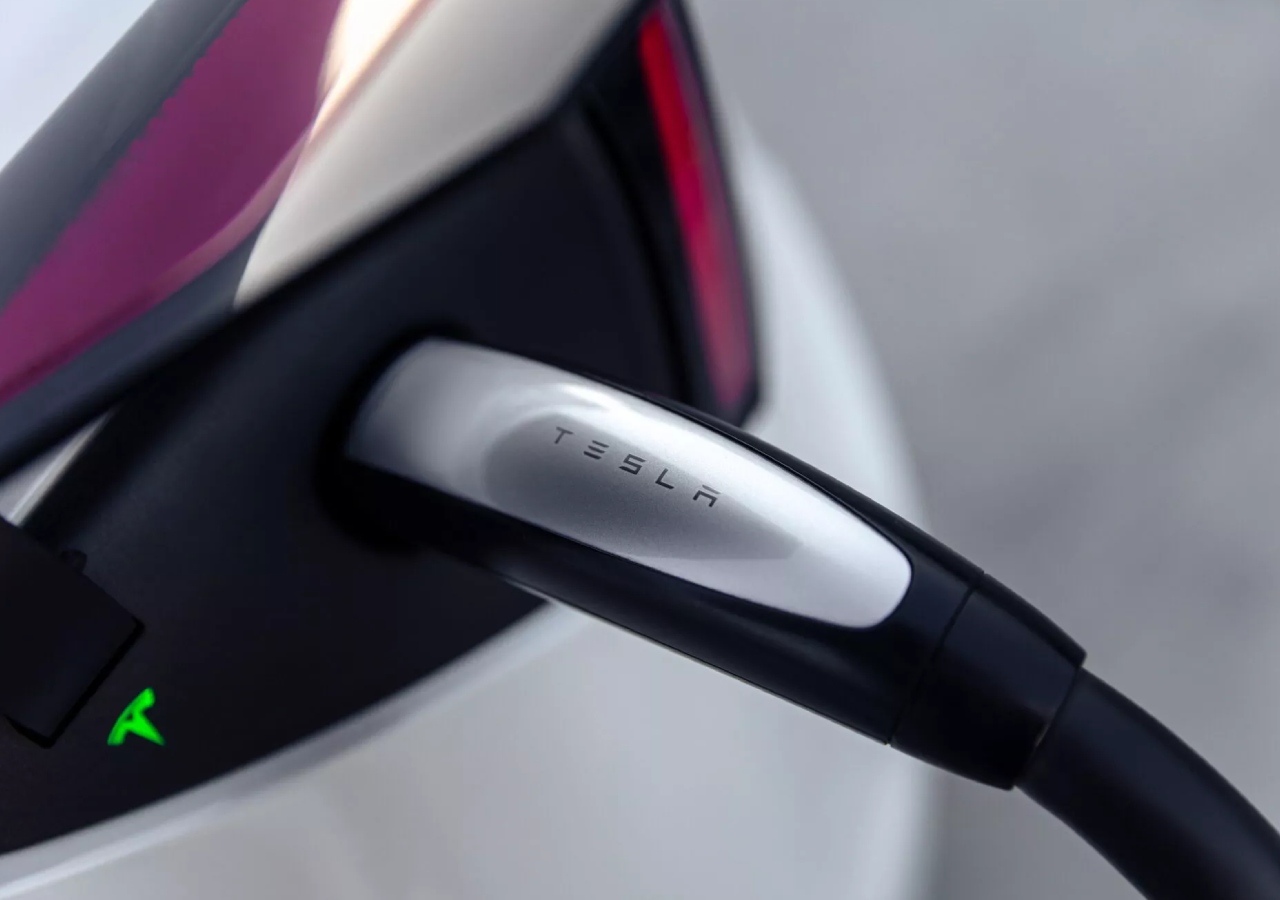 Tesla Cybertruck owner’s story of vehicle dying after two weeks plugged in, exploring technical causes and Tesla’s swift repair response. 