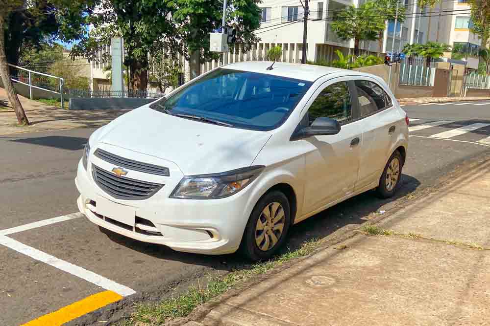 Chevrolet Onix branco