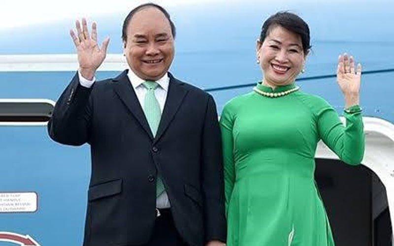 https://vietnamthoibao.org/wp-content/uploads/2024/08/Nguyen-Xuan-Phuc-va-vo.jpg