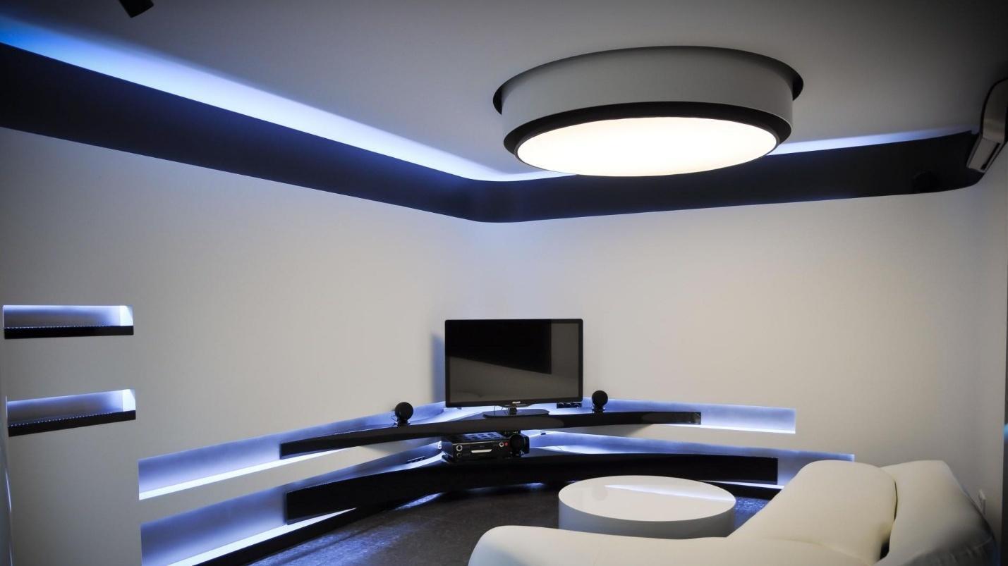 Chandeliers in high-tech style (61 photos): designer LED elite models in  modern style, suspended ceiling models for the bedroom