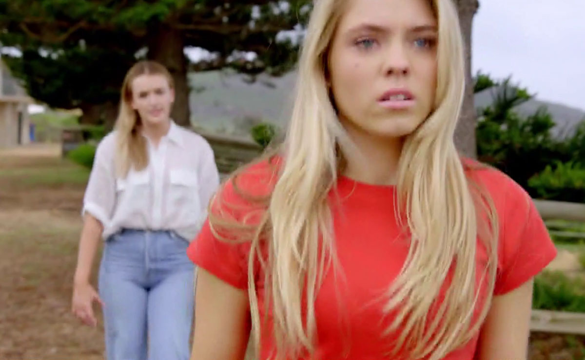 Home and Away Spoilers – Lacey and Jo brawl in the Surf Club!