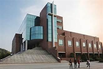 A building with a cross on the front

AI-generated content may be incorrect.