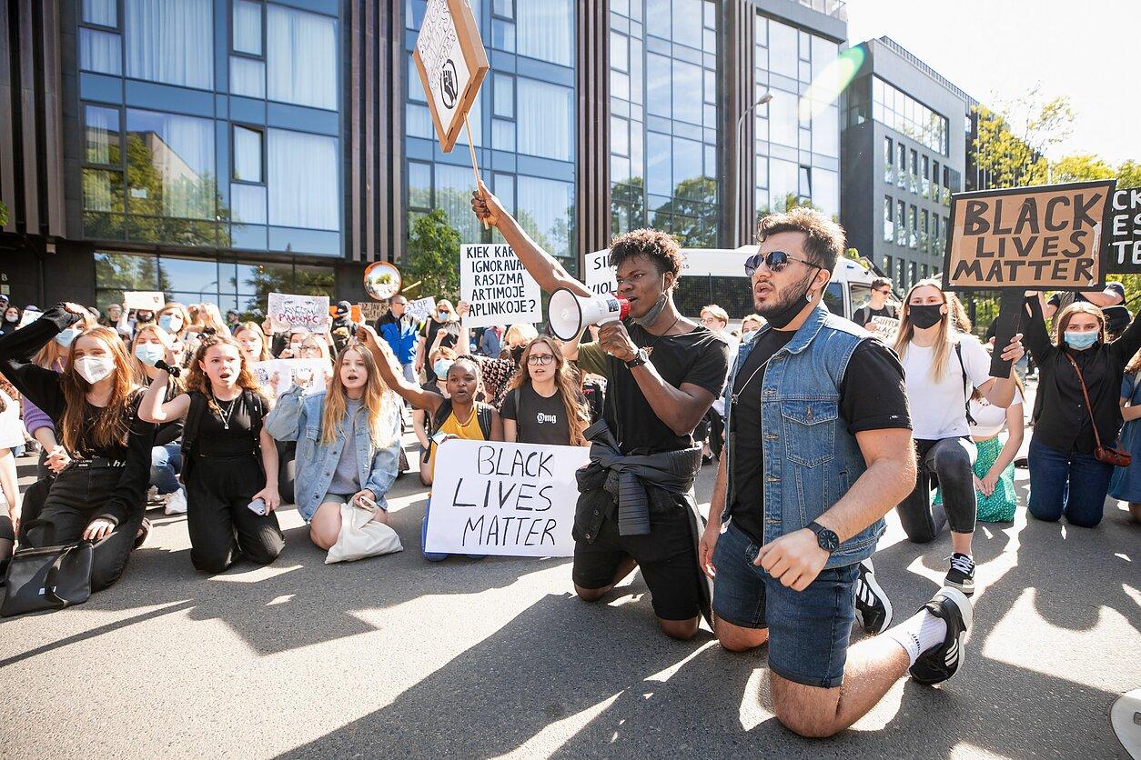 LRT FACTS. Was Antifa behind the Black Lives Matter rally in Vilnius? - LRT