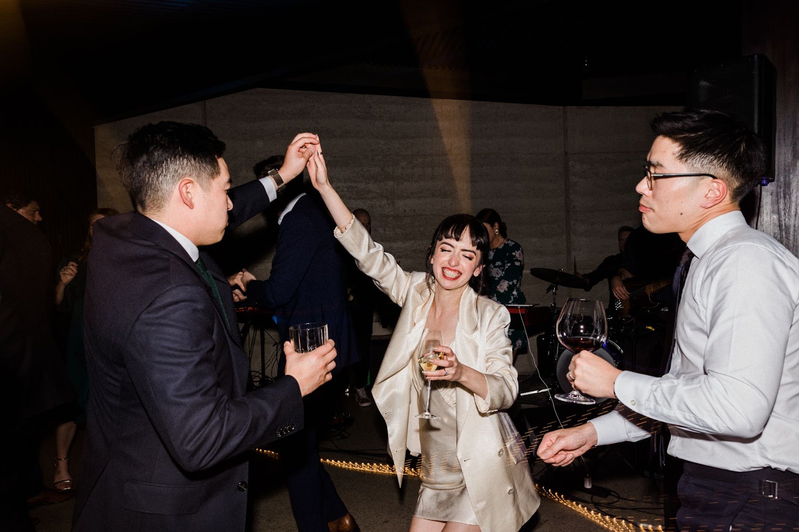 Couple dancing, Port Phillip Estate, Australia, Lachlan Scallion, Really Good Weddings, Australia 