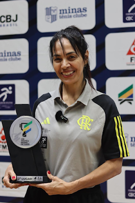 Rosicleia Santos já foi treinadora da Seleção Brasileira e hoje atua no Flamengo. (Foto: Lara Monsores / CBJ)