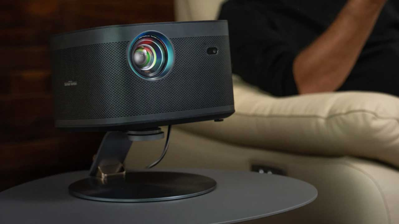 XGIMI Horizon Pro projector in black color.