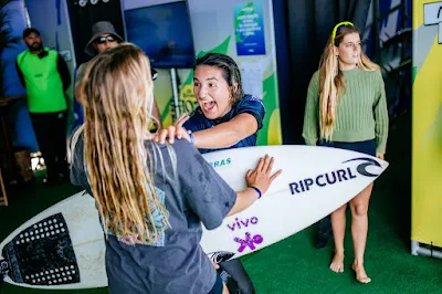 Sophia Medina avança às quartas de final do Corona Saquarema Pro 2024 (Foto: WSL)